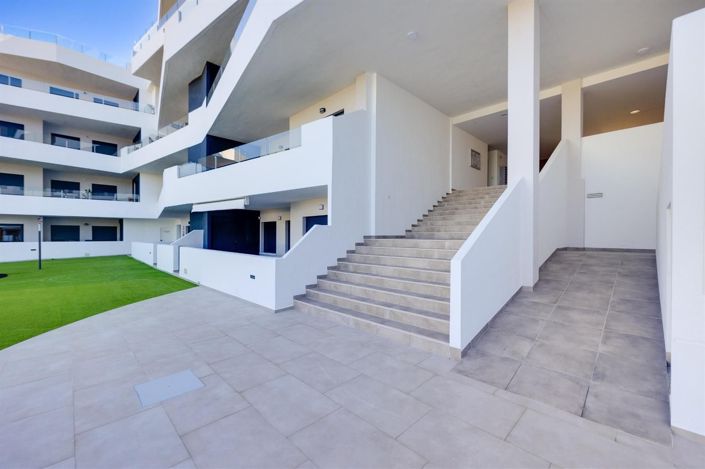 Image No.39-3 Bed Apartment for sale