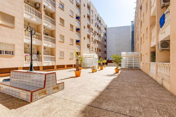 Image No.28-2 Bed Apartment for sale