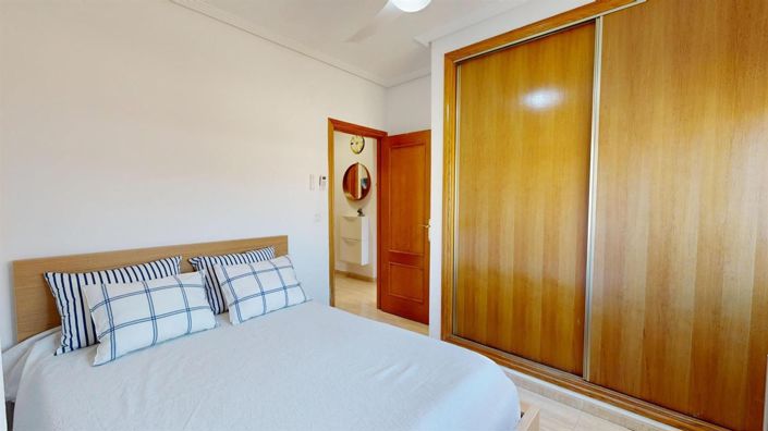 Image No.20-2 Bed Apartment for sale