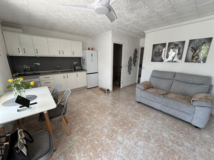 Image No.6-2 Bed House for sale