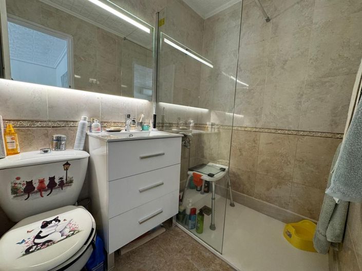 Image No.8-2 Bed House for sale