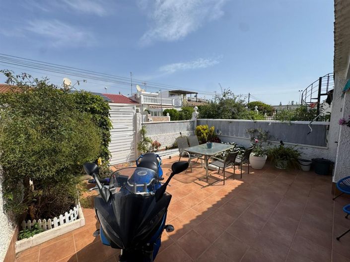 Image No.5-2 Bed House for sale