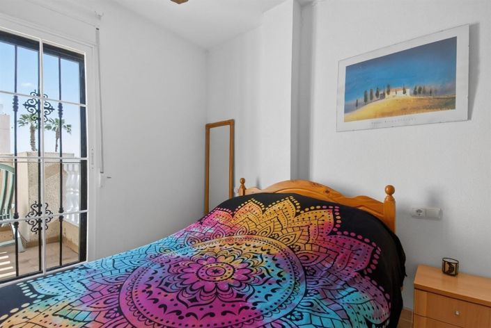 Image No.15-2 Bed House for sale