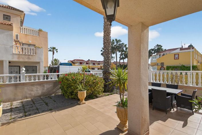 Image No.19-2 Bed House for sale