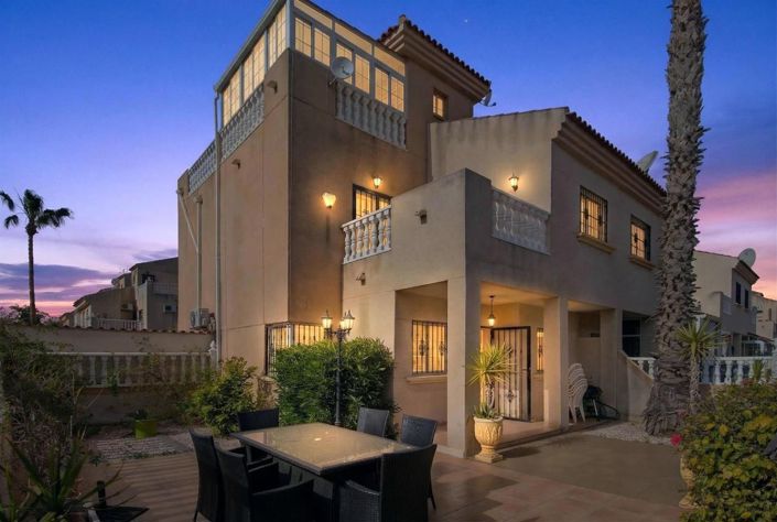 Image No.21-2 Bed House for sale