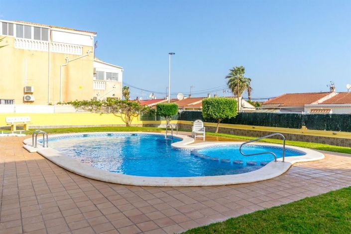 Image No.26-2 Bed House for sale