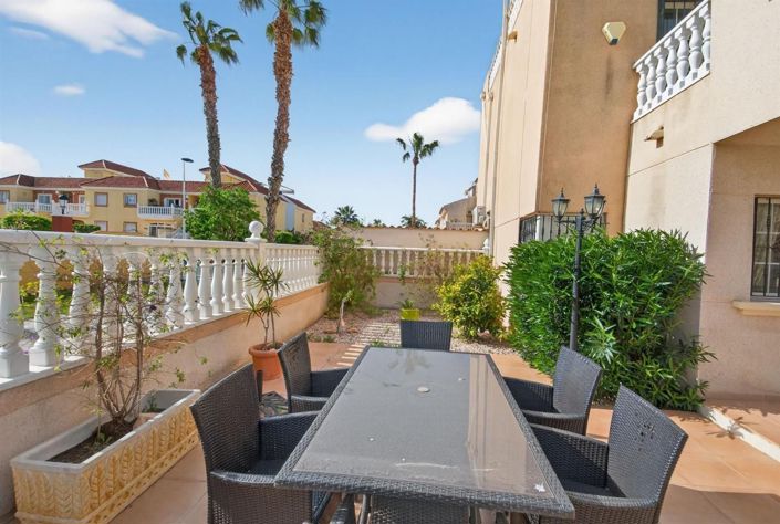 Image No.3-2 Bed House for sale