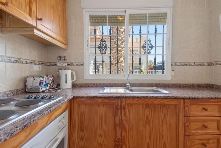 Image No.9-2 Bed House for sale