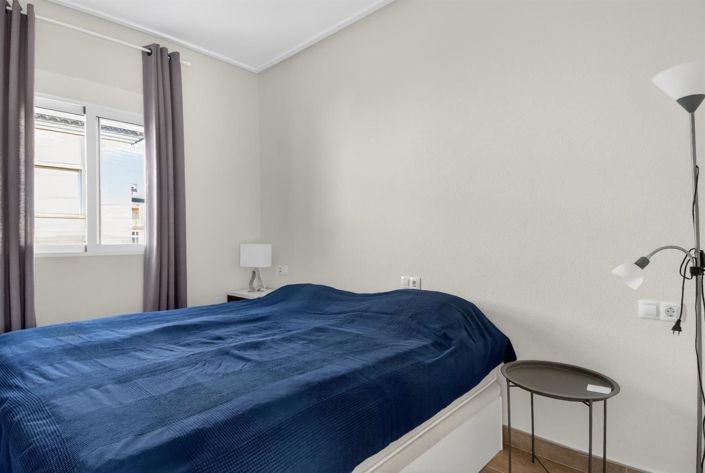 Image No.18-3 Bed House for sale