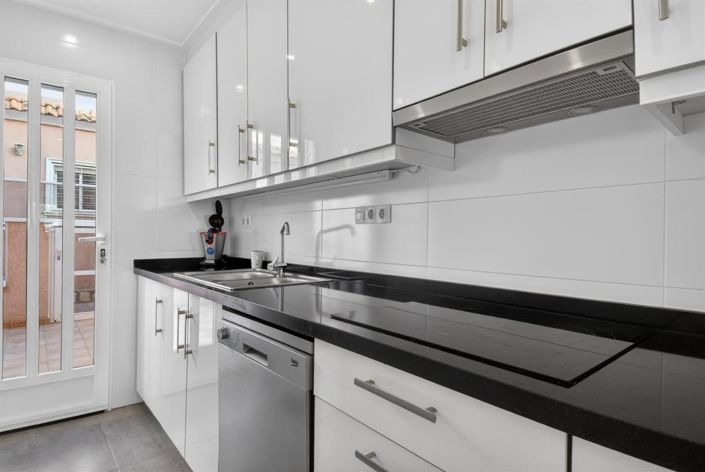 Image No.8-3 Bed House for sale