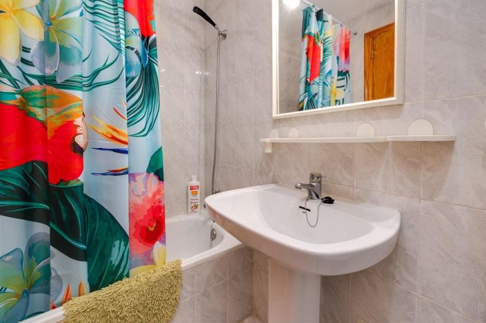 Image No.20-2 Bed Apartment for sale