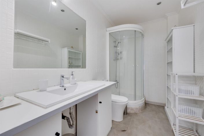 Image No.22-3 Bed Apartment for sale