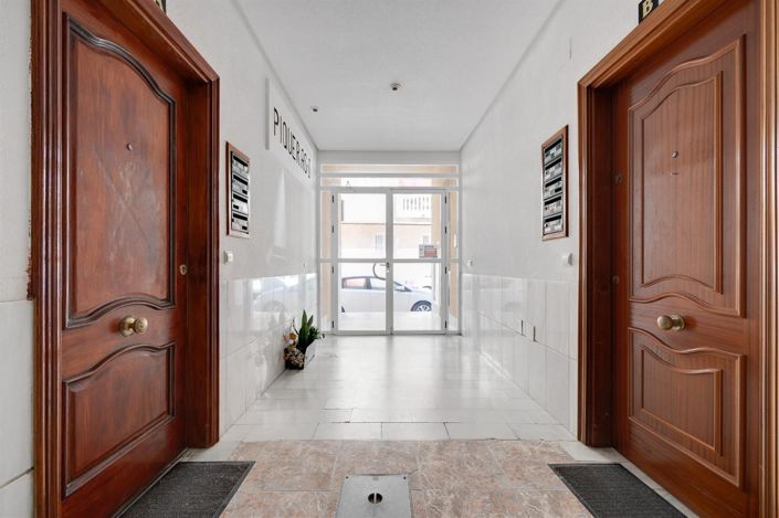 Image No.28-3 Bed Apartment for sale