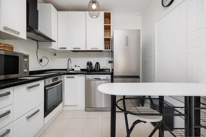 Image No.8-3 Bed Apartment for sale