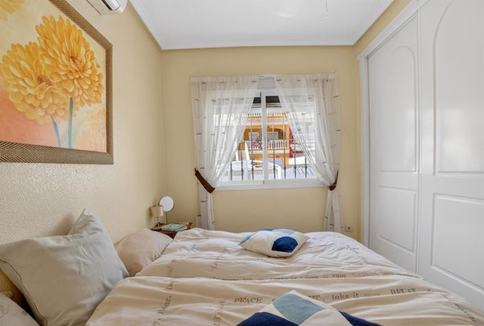 Image No.13-3 Bed House for sale