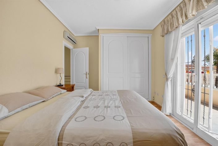 Image No.16-3 Bed House for sale