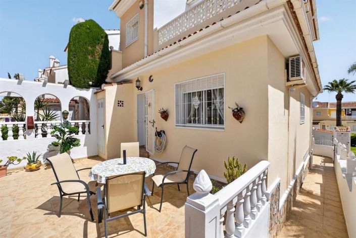 Image No.32-3 Bed House for sale