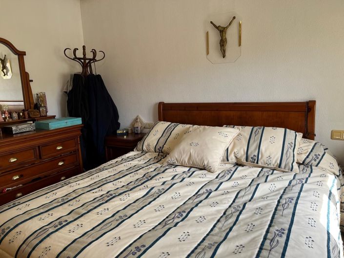 Image No.26-5 Bed House for sale