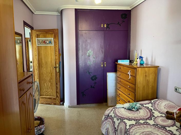 Image No.28-5 Bed House for sale