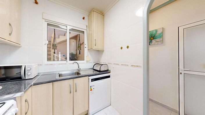 Image No.26-3 Bed House for sale