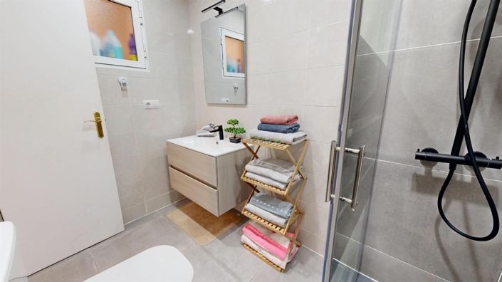 Image No.32-3 Bed House for sale