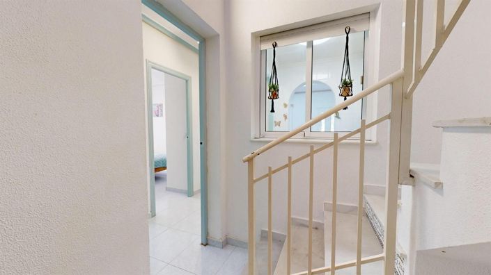 Image No.37-3 Bed House for sale