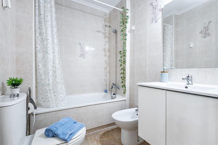 Image No.21-1 Bed Apartment for sale