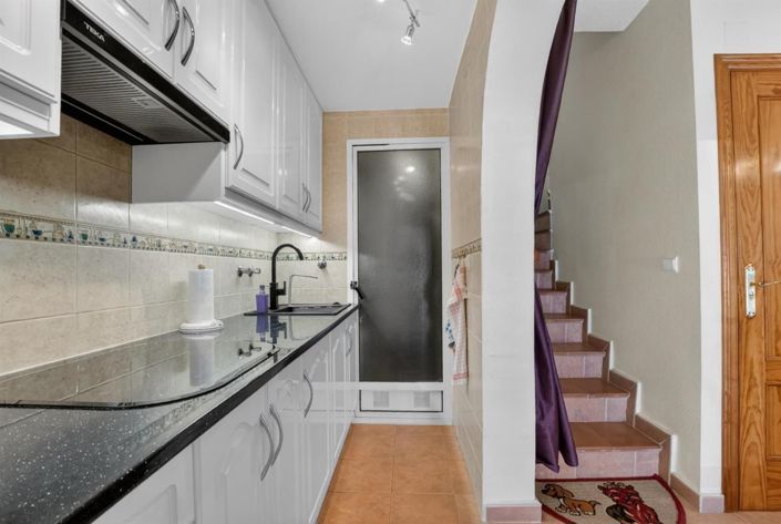 Image No.10-2 Bed House for sale