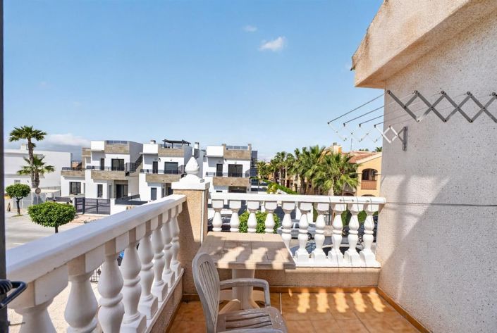 Image No.16-2 Bed House for sale