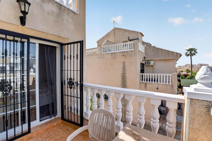 Image No.17-2 Bed House for sale