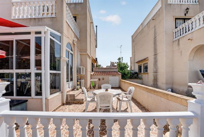 Image No.26-2 Bed House for sale