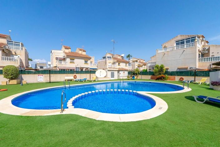 Image No.5-2 Bed House for sale