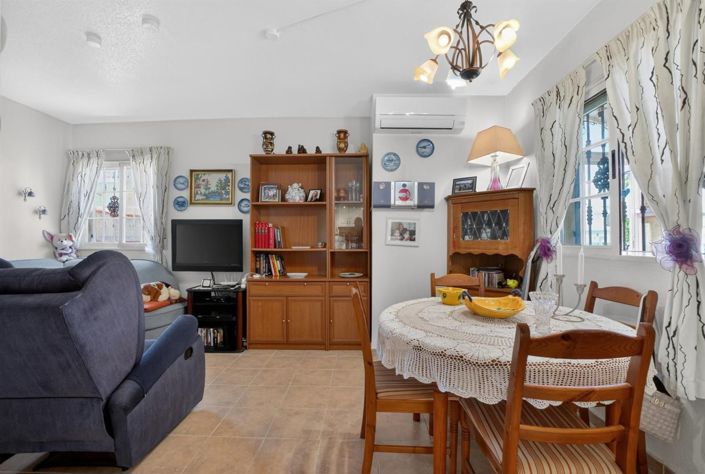 Image No.6-2 Bed House for sale