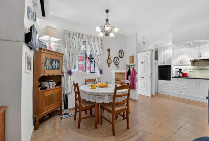 Image No.7-2 Bed House for sale
