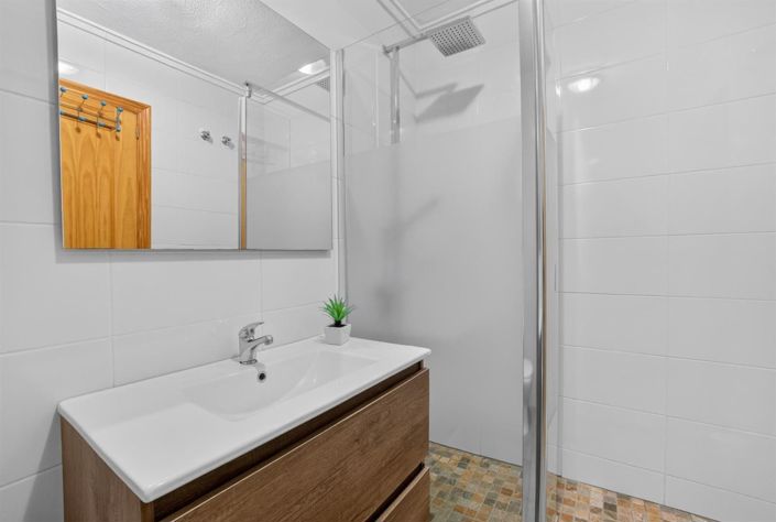 Image No.16-3 Bed Bungalow for sale