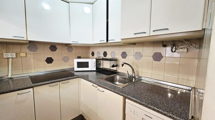 Image No.10-1 Bed House for sale