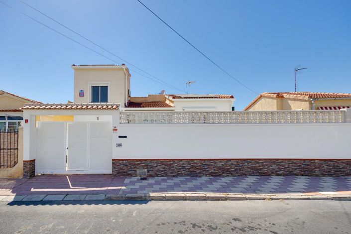 Image No.2-3 Bed Villa for sale