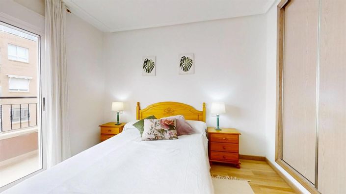Image No.19-3 Bed Apartment for sale