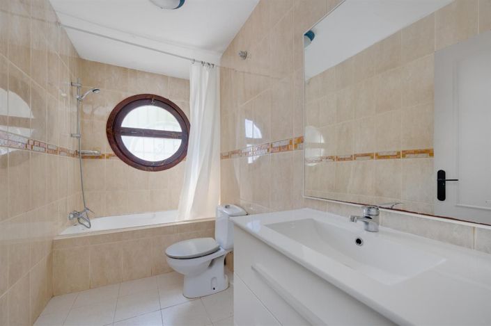 Image No.19-2 Bed Bungalow for sale