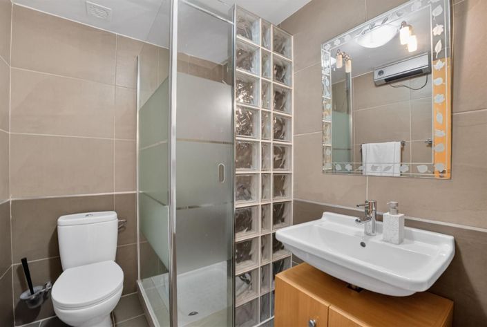 Image No.14-2 Bed House for sale