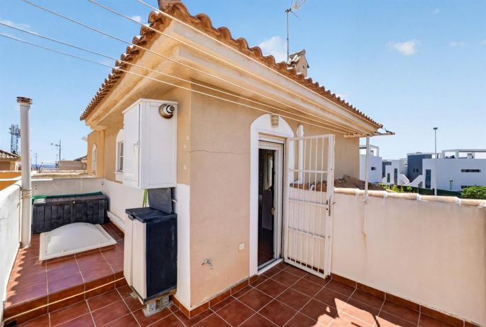 Image No.24-3 Bed House for sale