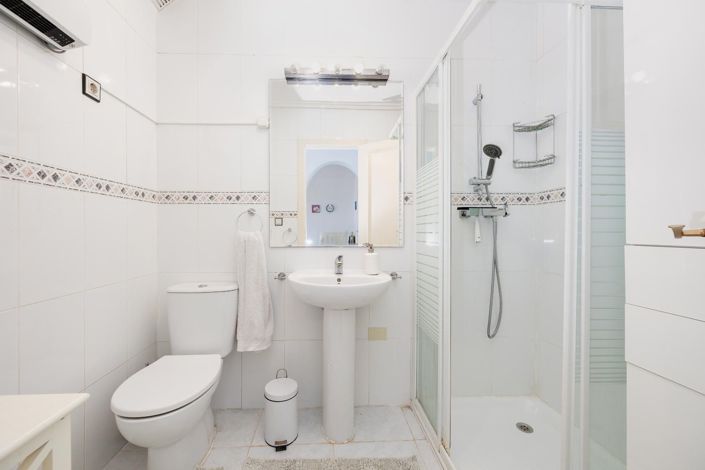 Image No.17-2 Bed Bungalow for sale