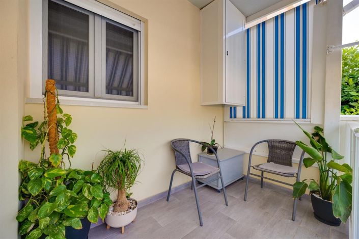 Image No.2-2 Bed House for sale