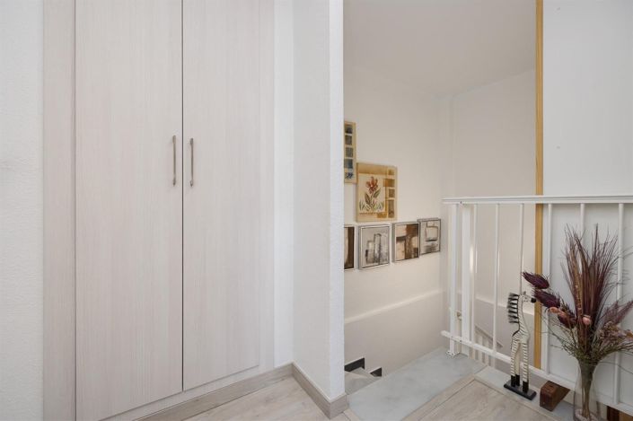 Image No.20-2 Bed House for sale
