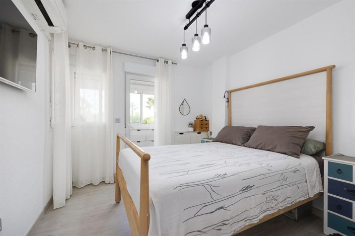 Image No.24-2 Bed House for sale