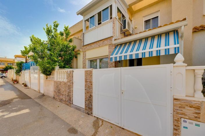 Image No.32-2 Bed House for sale