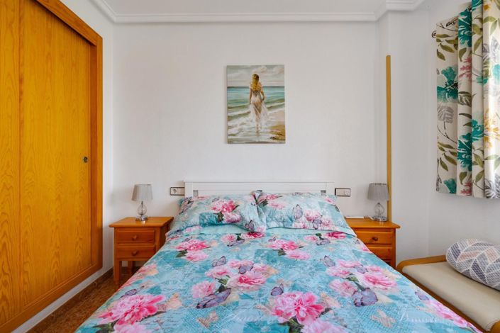 Image No.20-2 Bed Apartment for sale