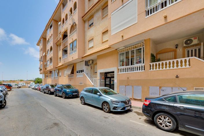 Image No.28-2 Bed Apartment for sale