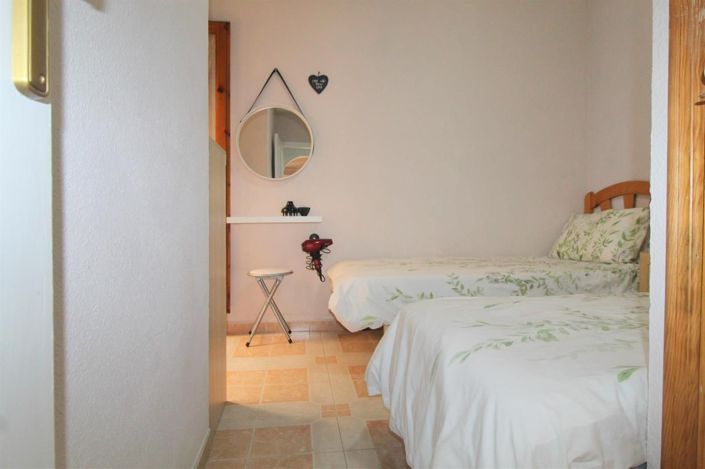 Image No.20-2 Bed Apartment for sale