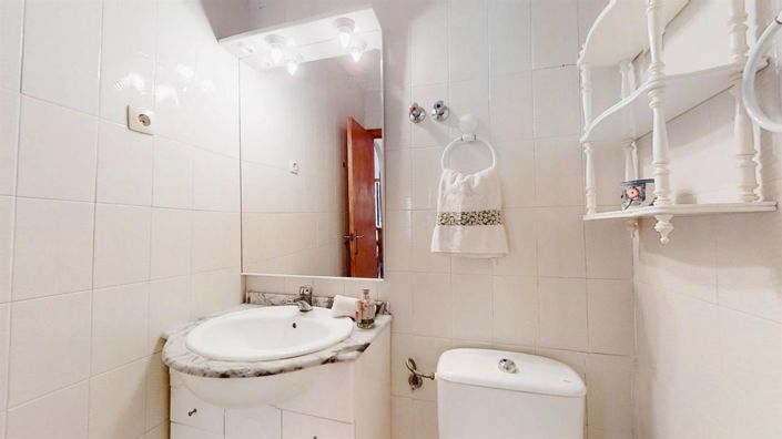 Image No.23-2 Bed House for sale